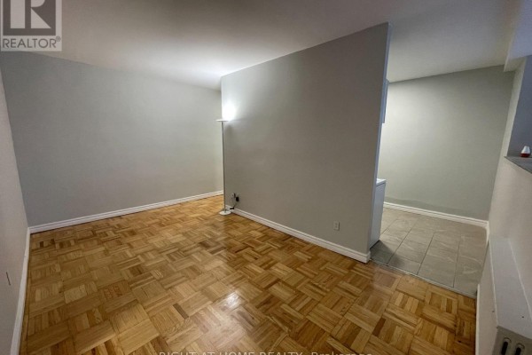 B12 - 33 Flamborough Drive, Toronto, ON M6M2R5 Photo 3