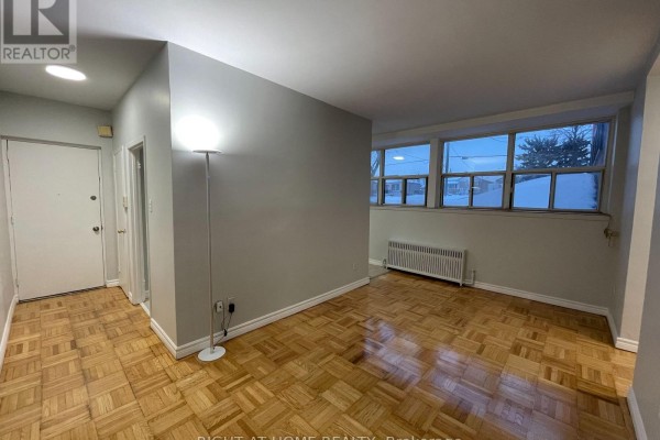 B12 - 33 Flamborough Drive, Toronto, ON M6M2R5 Photo 4