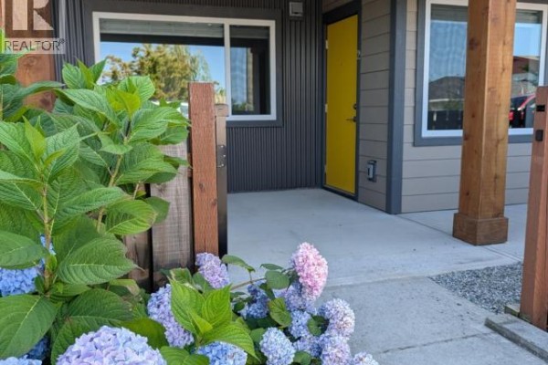 3pc Ensuite bath - B2-6900 Burnaby Street, Powell River, BC V8A1Y9 Photo 5