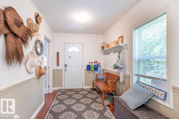 Family room - B24 Golden Cr, Rural Leduc County, AB T0C2C0 Photo 4