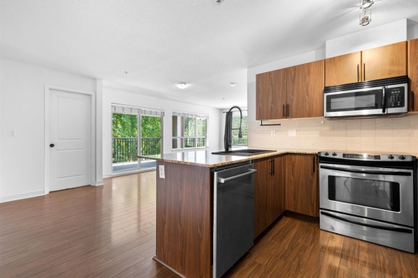 B304 8929 202 Street, Langley, BC V1M0B4 Photo 4