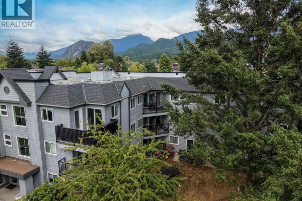 B310 40120 Willow Crescent, Squamish, BC V8B0L7 Photo 2