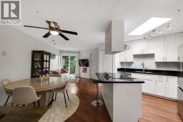 B310 40120 Willow Crescent, Squamish, BC V8B0L7 Photo 3