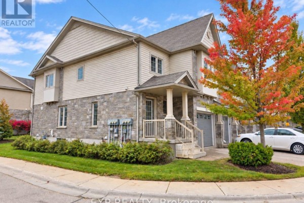 Living room - B5 - 6 Upper Mercer Street E, Kitchener, ON N2A0E4 Photo 4