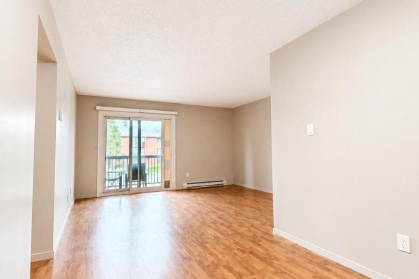 B7 - 179 Edgehill Drive, Barrie, ON, photo 2