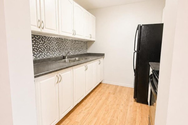 B7 - 179 Edgehill Drive, Barrie, ON, photo 3