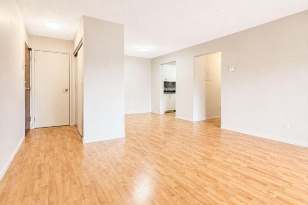 B7 - 179 Edgehill Drive, Barrie, ON L4N1L9 Photo 4