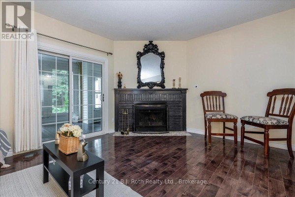 Bedroom - B7 - 22 Wasaga Woods Circle, Wasaga Beach, ON L9Z2N1 Photo 5