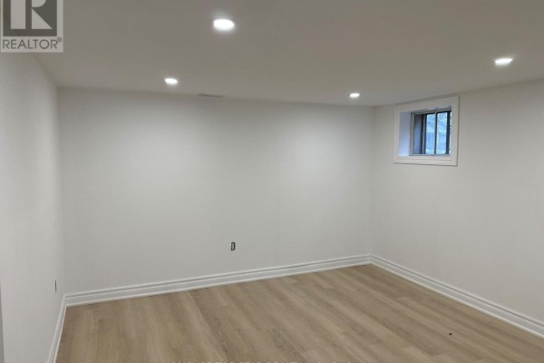 Bachelor - 38 Cartier Crescent, Richmond Hill, ON, photo 2
