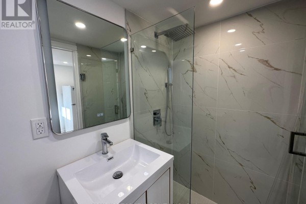 Bachelor - 38 Cartier Crescent, Richmond Hill, ON L4C2N2 Photo 5