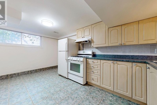 Bedroom 3 - Back - 177 Maple Avenue, Richmond Hill, ON L4C2J2 Photo 3
