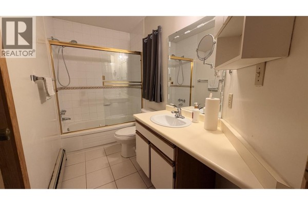 Back Unit 8607 Selkirk Street, Vancouver, BC V6P4J2 Photo 4
