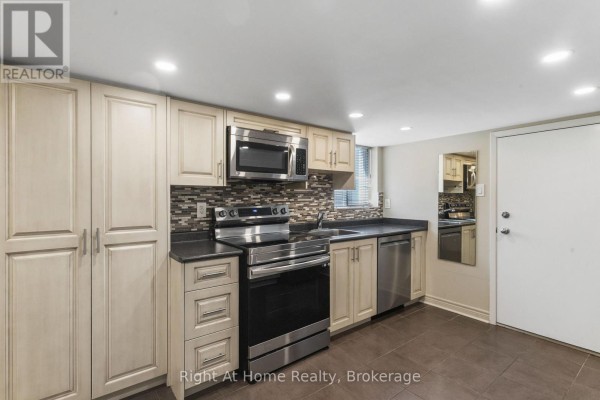 Bathroom - Basement - 1042 St Clarens Avenue, Toronto, ON M6H3X7 Photo 3