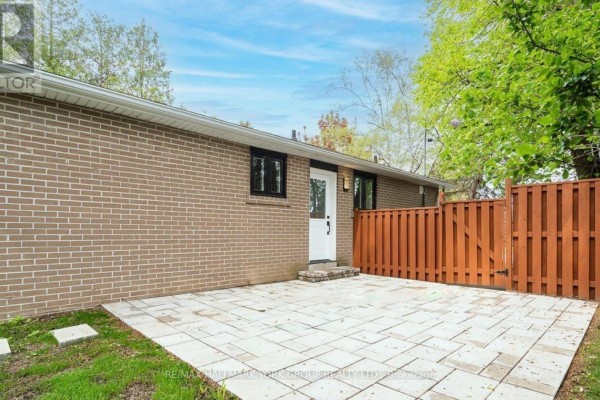 Basement - 106 Woodpark Place, Newmarket, ON L3Y3P6 Photo 2