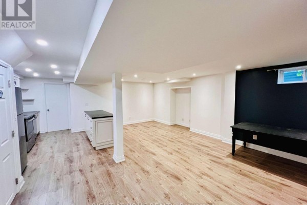 Living room - Basement - 136 Don Head Village Boulevard, Richmond Hill, ON L4C7P4 Photo 4