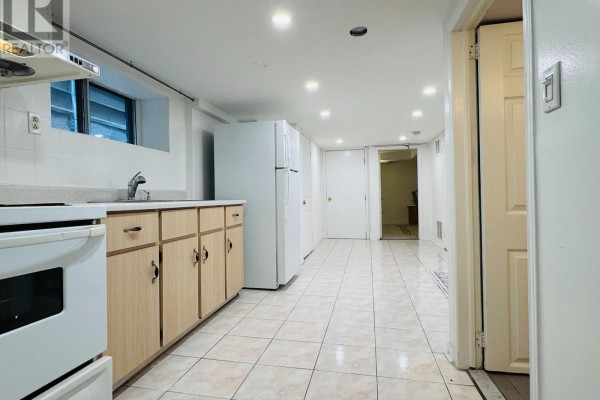 Living room - Basement - 149 Euclid Avenue, Toronto, ON M6J2J8 Photo 4