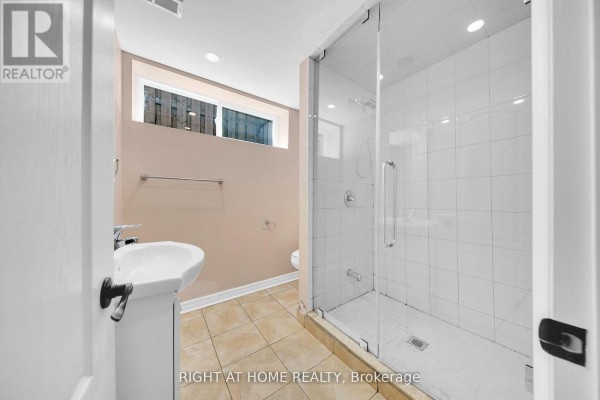 Basement - 19 Wall Avenue, Toronto, ON M9N2N6 Photo 4