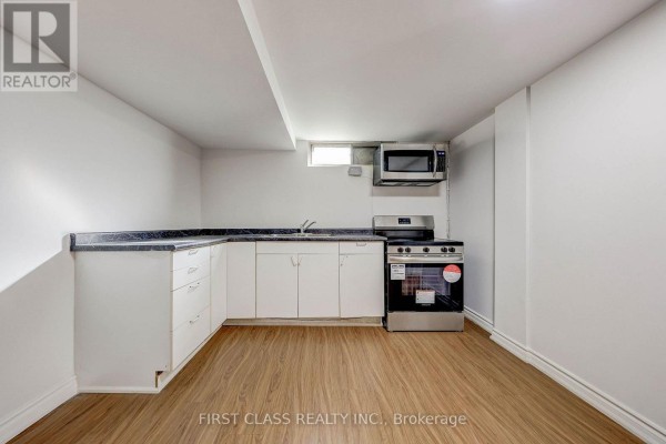 Bedroom - Basement - 214 Linden Avenue, Toronto, ON M1K3H8 Photo 4