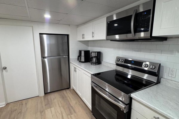 Basement - 26 Beaverbrook Avenue, Toronto, ON M9B2M9 Photo 5