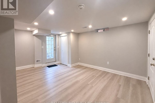 Bathroom - Basement - 3 Streamline Drive, Brampton, ON L6V4S6 Photo 4