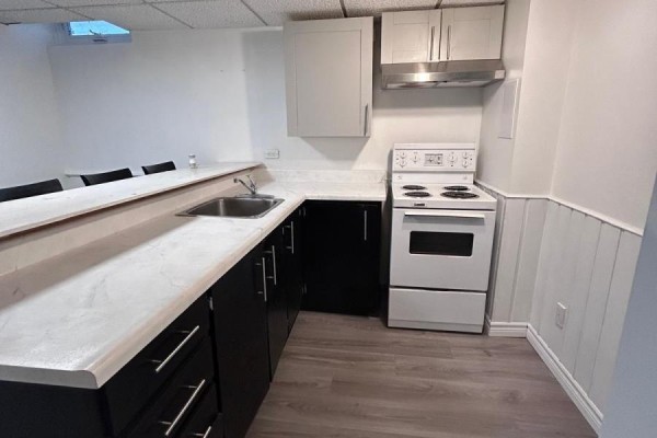 Laundry room - Basement - 39 Longfellow Court, Whitby, ON L1N6V7 Photo 5
