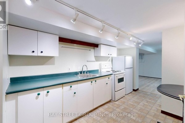 Basement - 390 Roehampton Avenue, Toronto, ON M4P1S4 Photo 5