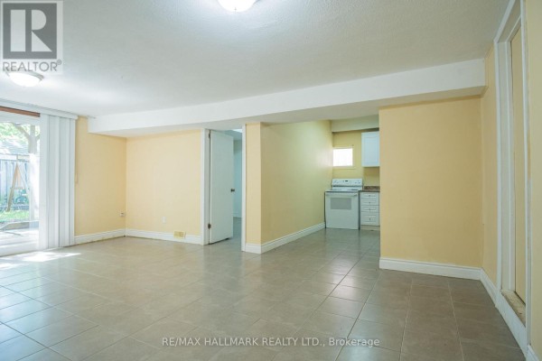 Basement - 399 Lawrence Avenue W, Toronto, ON M5M1C1 Photo 4