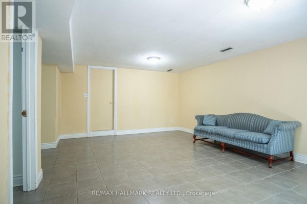 Basement - 399 Lawrence Avenue W, Toronto, ON M5M1C1 Photo 5