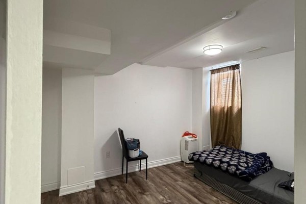 Basement - 4 Fairhill Avenue, Brampton, ON L7A2A9 Photo 4
