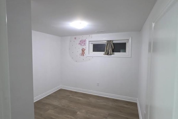 Bedroom 2 - Basement - 4264 Brandon Gate, Mississauga, ON L4T3K4 Photo 4