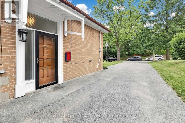 Basement - 49 Bayview Parkway, Newmarket, ON L3Y3W2 Photo 5