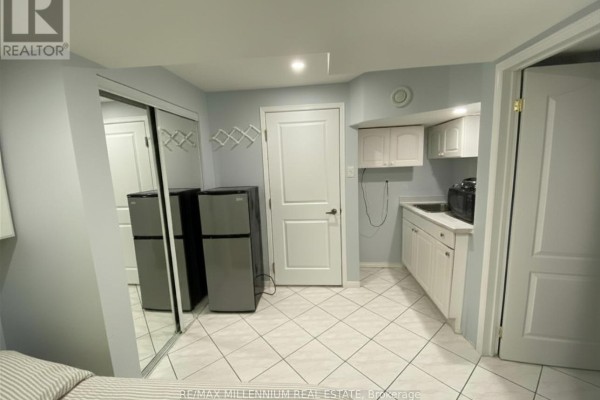 Laundry room - Basement - 5110 Timbermill Court, Mississauga, ON L5V2B8 Photo 3