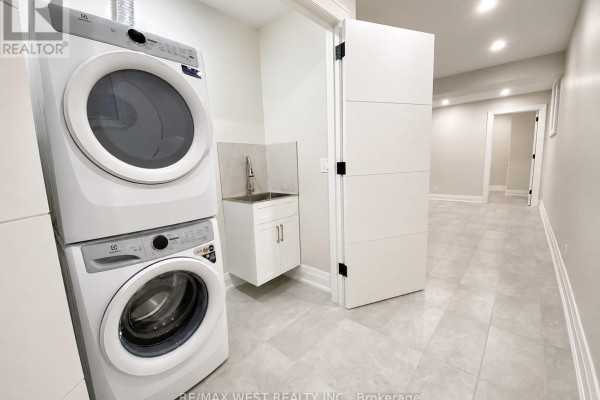 Basement - 58 Aura Lea Boulevard, Toronto, ON M9M1K5 Photo 5