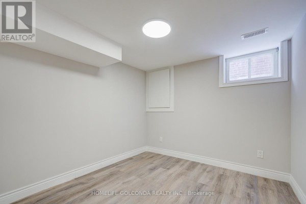 Kitchen - Basement - 59 Wolseley Street, Toronto, ON M5T1A4 Photo 4