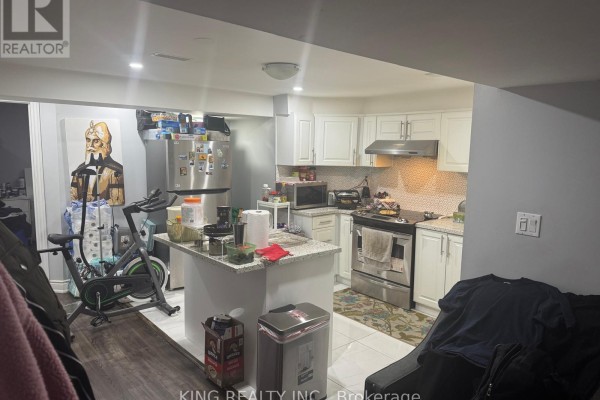 Bedroom 3 - Basement - 8 Ferncroft Place, Brampton, ON L7A2Z6 Photo 4