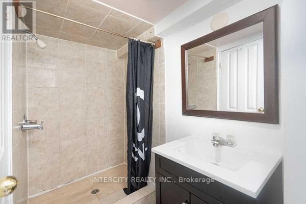 Basement 1 - 100 Dixon Road, Toronto, ON M9P2L6 Photo 5