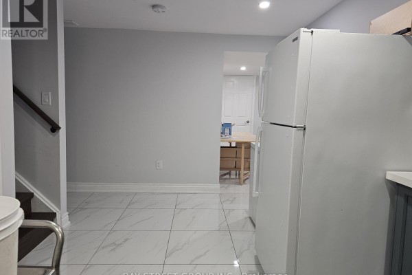 Basement #1 - 3177 Colonial Drive, Mississauga, ON L5L5L3 Photo 5