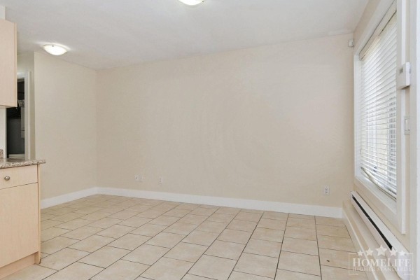 Basement 12970 60 Avenue, Surrey, BC V3X2L5 Photo 2