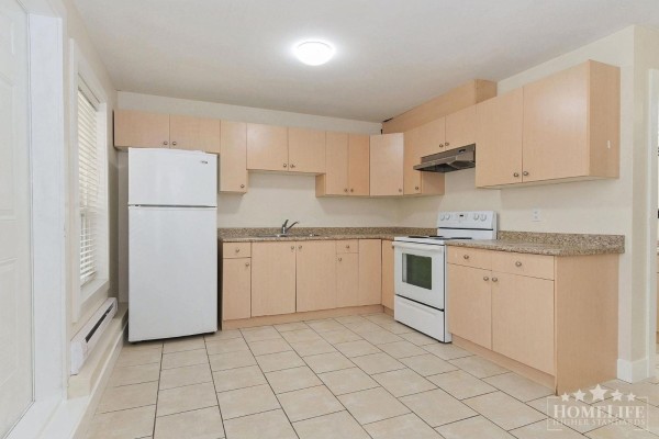 Basement 12970 60 Avenue, Surrey, BC V3X2L5 Photo 4