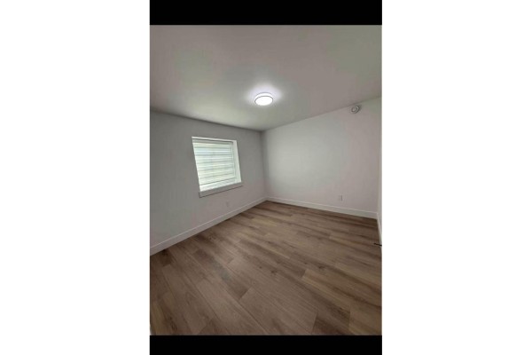 Basement 160xx 9a Avenue, Surrey, BC V4A4W5 Photo 5