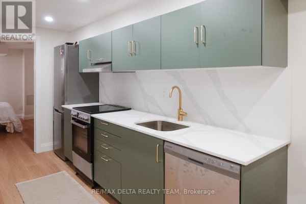 Basement Apartment - 7 Craven Road, Toronto, ON M4L2Z4 Photo 4