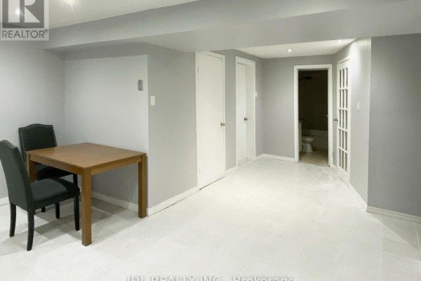Basement Apartment - 84 Adrian Crescent, Markham, ON L3P7A6 Photo 5