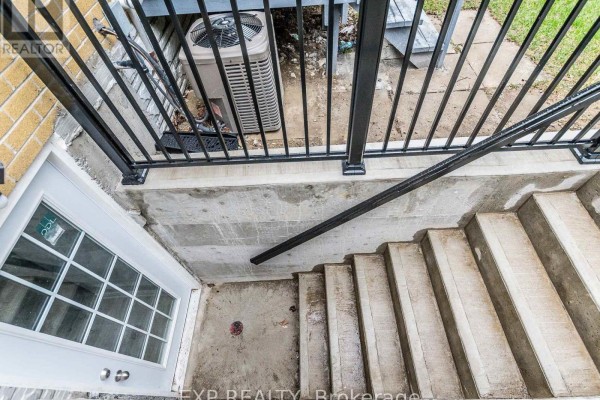Bathroom - Basement Apartment - 91 Corby Crescent, Brampton, ON L6Y1H3 Photo 3