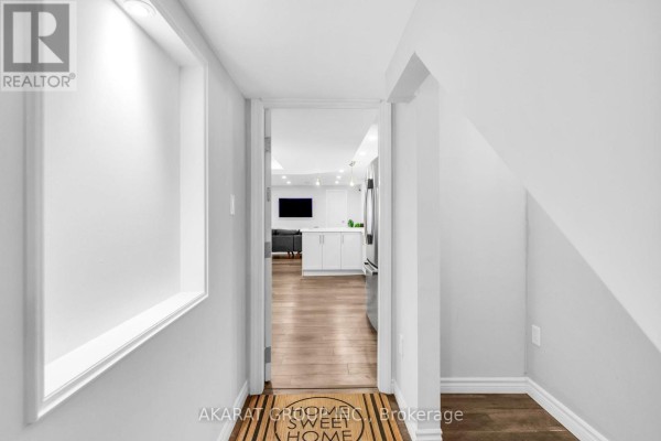 Bathroom - Basement Apt - 5463 Fudge Terrace, Mississauga, ON L5M0N1 Photo 5