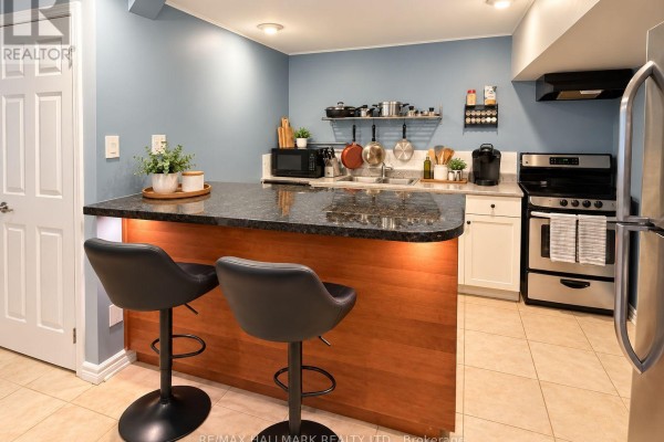 Den - Basement Apt - 87 Invermarge Drive, Toronto, ON M1C3E8 Photo 4