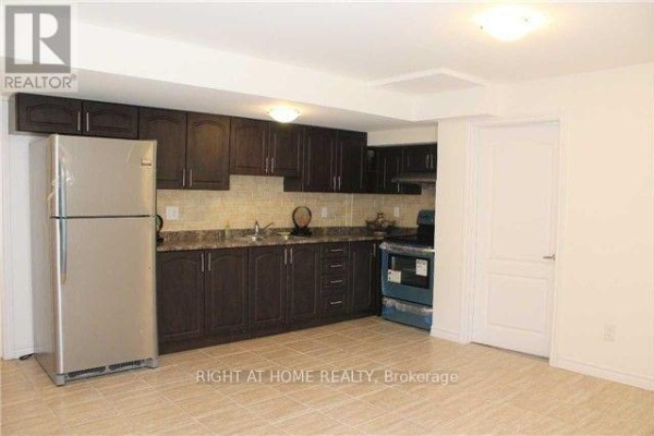 Basement Unit - 19 Blazing Star Drive S, Brampton, ON L6R3E5 Photo 3