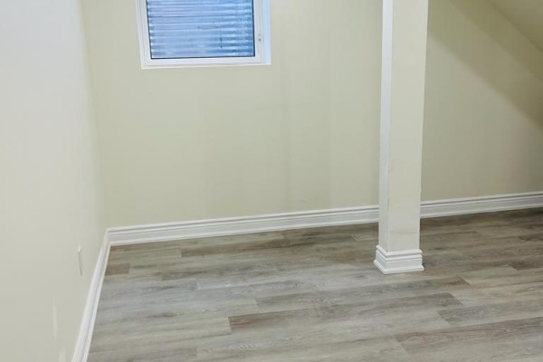 Laundry room - Basement Unit - 35 Brixham Lane, Brampton, ON L7A5K2 Photo 4