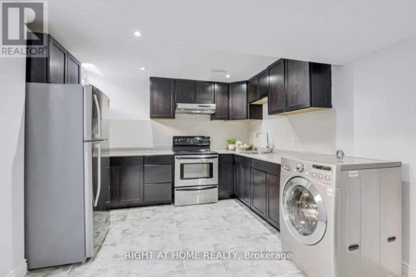 Basmt - 2 Township Avenue, Richmond Hill, ON L4E0J5 Photo 4