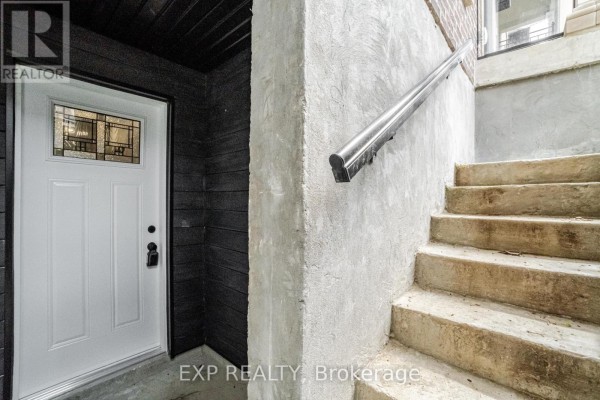Laundry room - Basmt - 581 Crawford Street, Toronto, ON M6G3K1 Photo 5