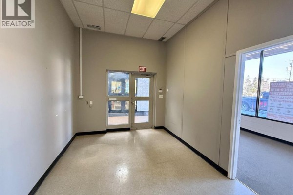 Bay 4/5, 105 Government Road, Hinton, AB, photo 3